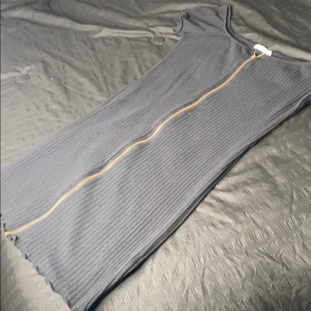 A black zipper dress